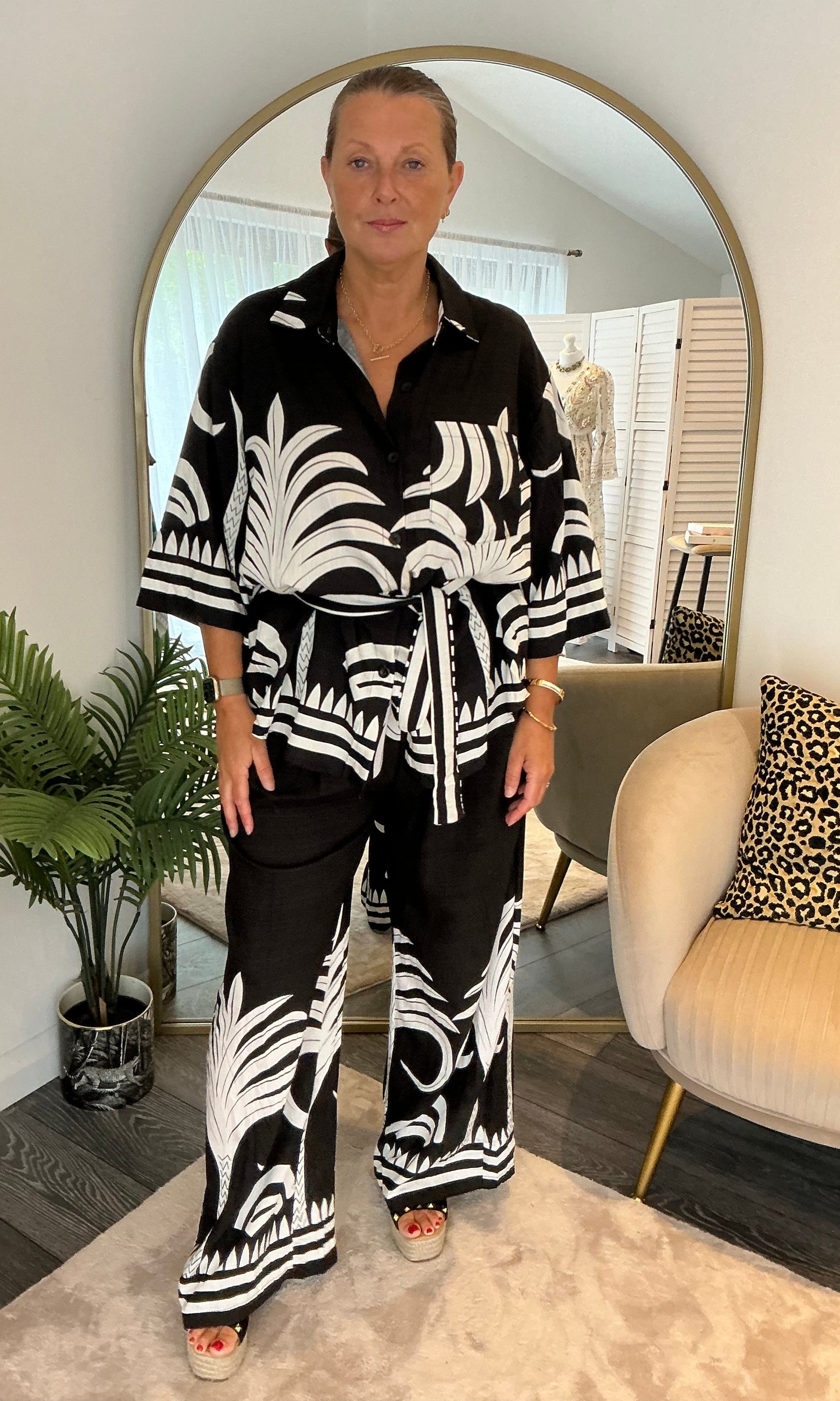 Black “Patsy” Palm Print Coord