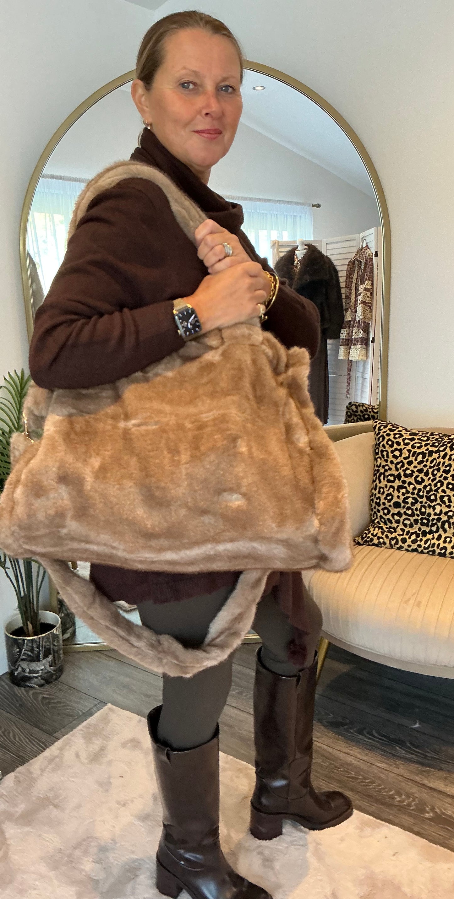 “Alice” Faux Fur Bag