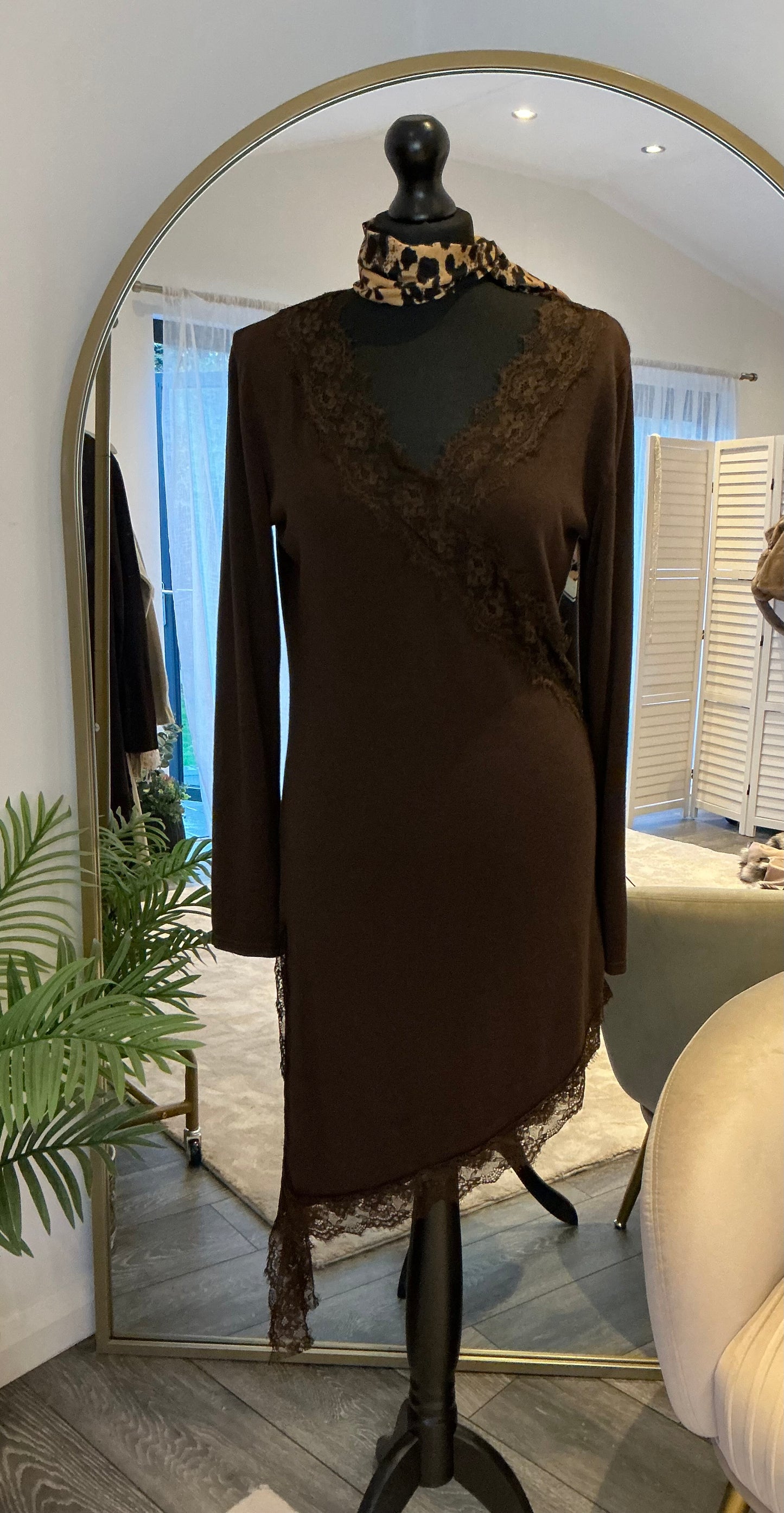 “Serena” Long Sleeve Lace Top