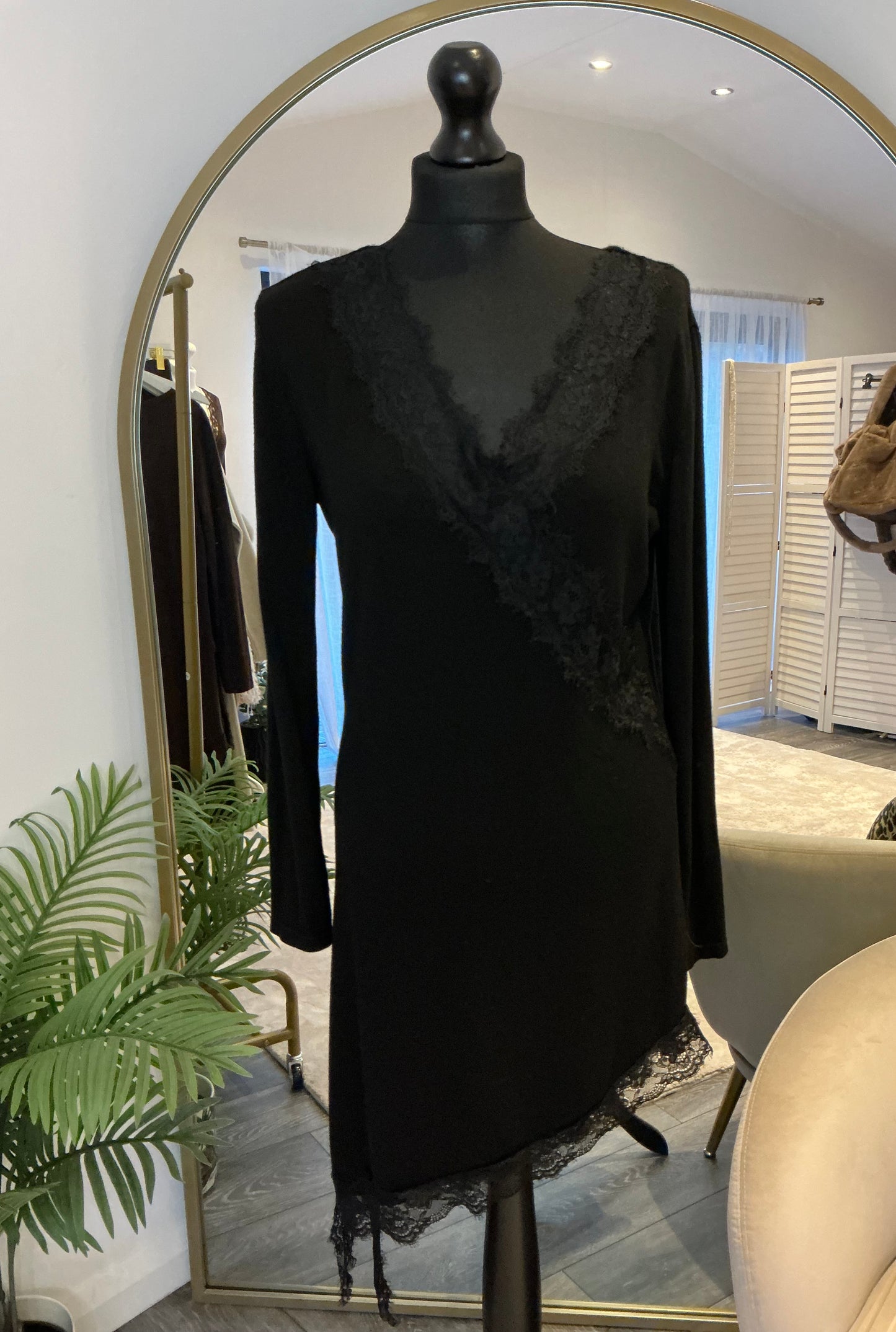 “Serena” Long Sleeve Lace Top