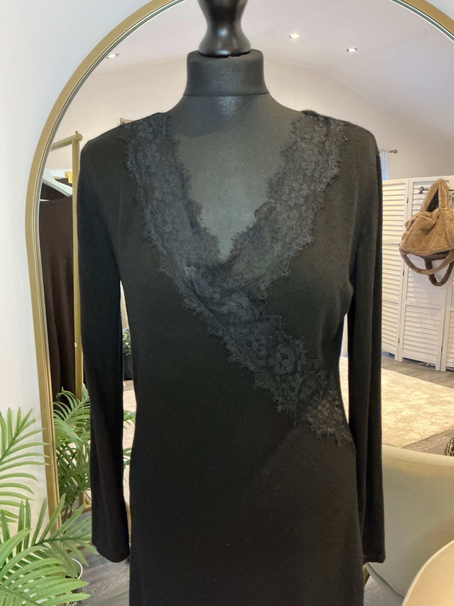 “Serena” Long Sleeve Lace Top